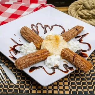 Churros Con Ice-Cream